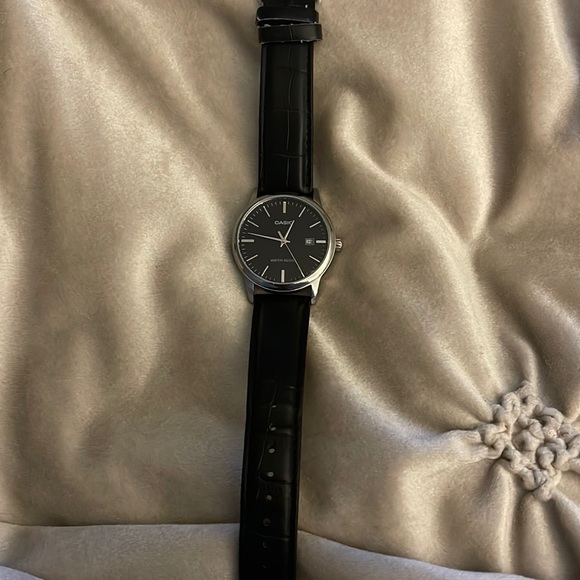 **SOLD ELSEWHERE** Casio - Silver Watch w/ Black Band - Picture 1 of 14